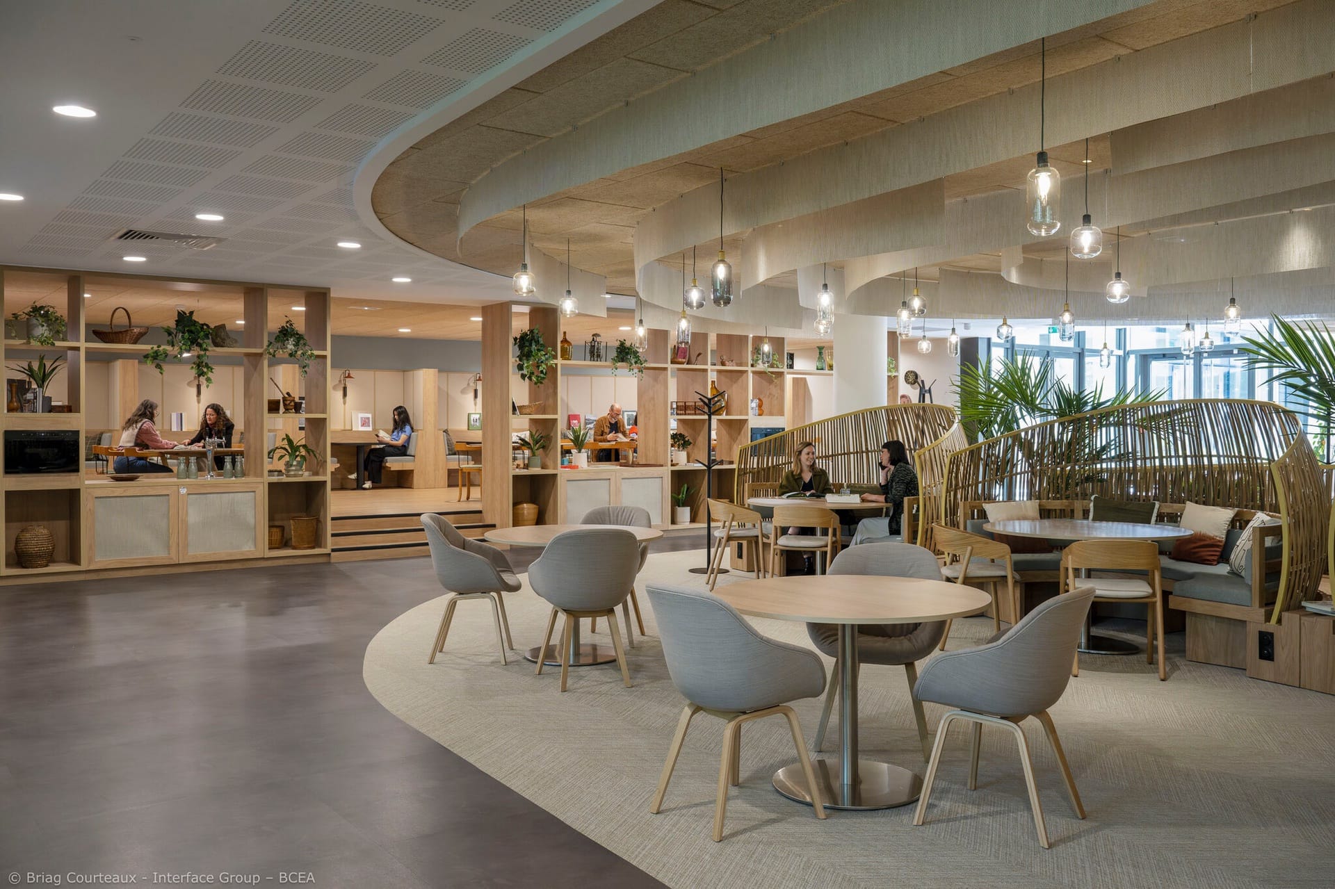 Réalisation d'agencements en bambou - Restaurant inter-entreprise